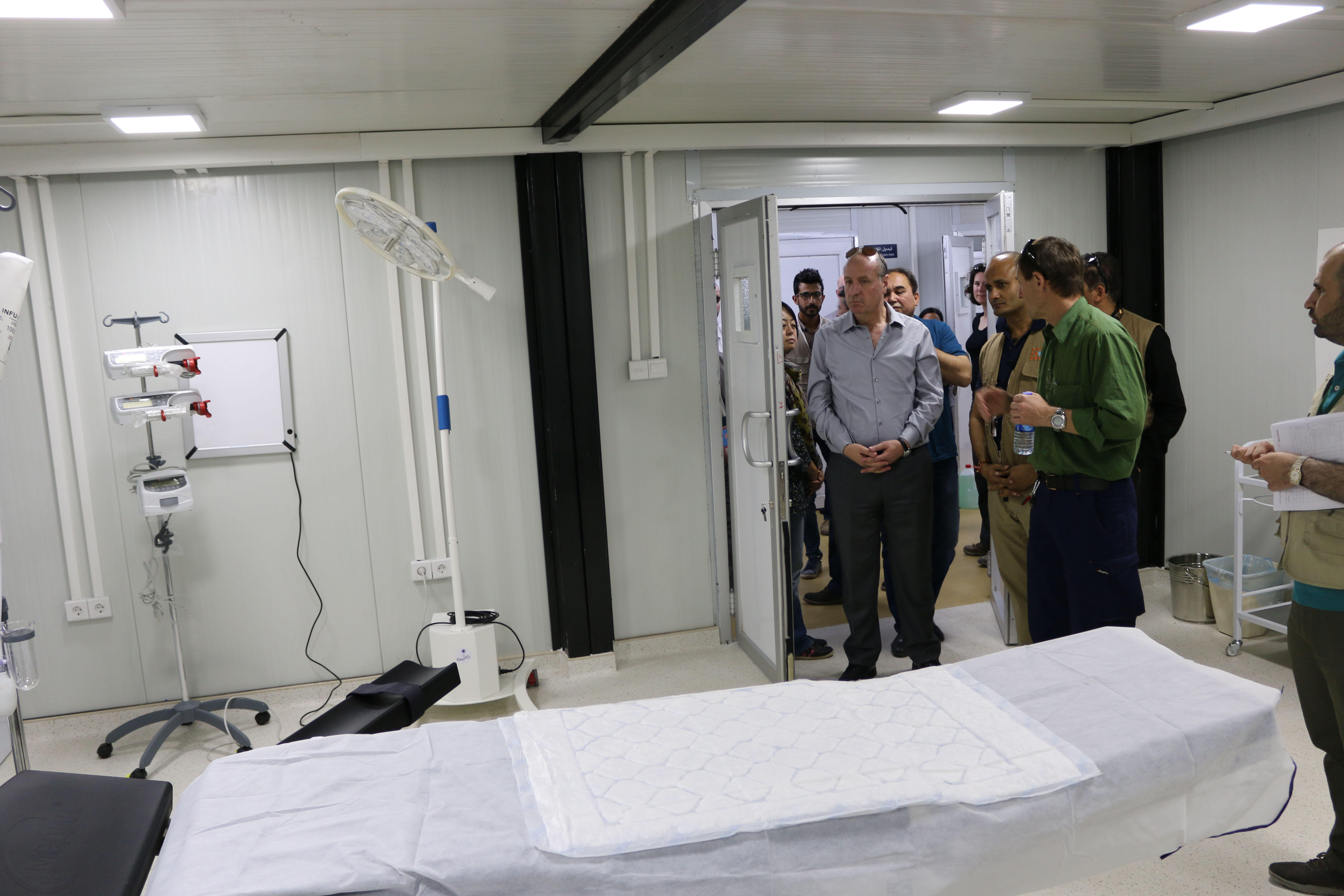 Dr.Luay Shabaneh, UNFPA Arab States Regional Director  and UNFPA Representative in Iraq Mr.Ramanathan Balakrishnan at the UNFPA maternity wing of the field hospital in Adhba, Iraq 